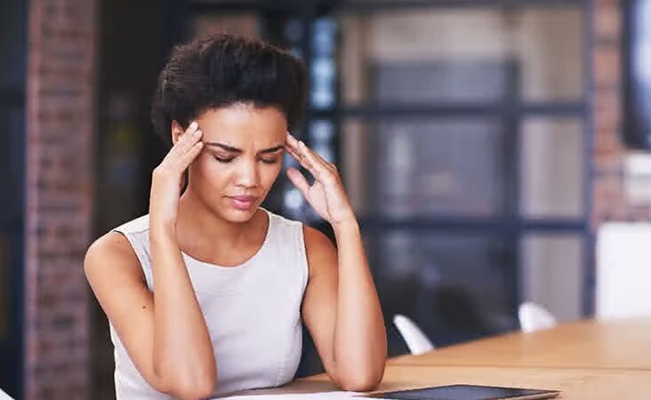 Know How To Catch The Signs Of Dehydration Headache Before It Impacts You    